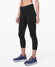 Load image into Gallery viewer, Cropped workout leggings